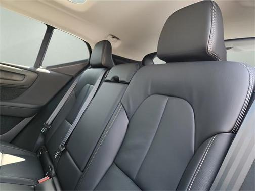 2026 Volvo XC40
