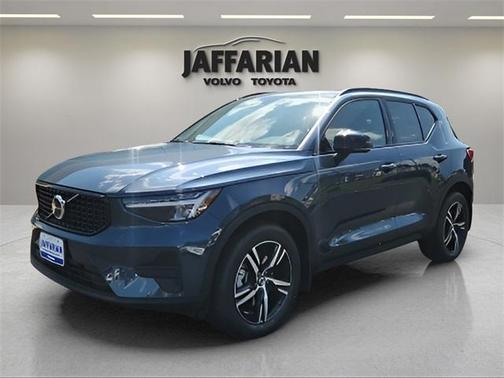2026 Volvo XC40