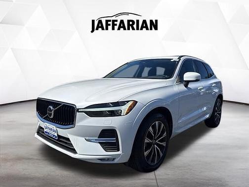 Crystal White 2023 Volvo XC60 Core