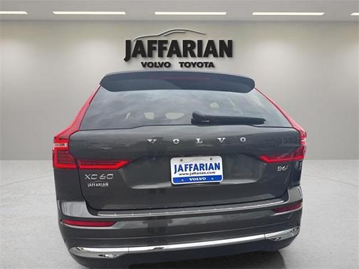 2022 Volvo XC60 B6 Inscription