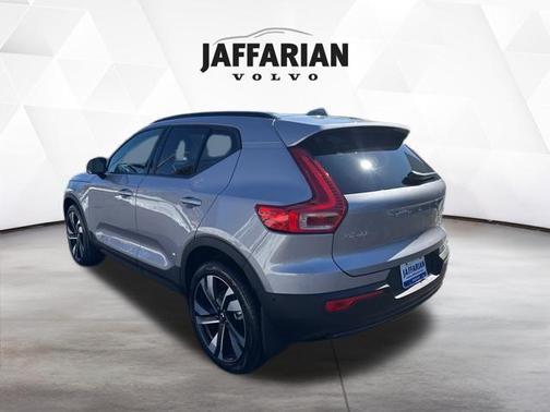 Aurora Blue 2026 Volvo XC40 B5 Ultra