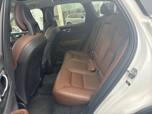 2018 Volvo XC60 T5 Momentum