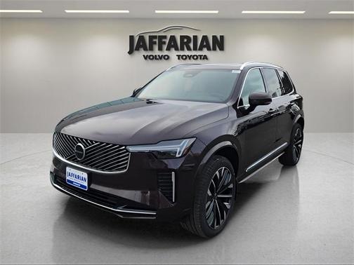 2025 Volvo XC90 B5 Core