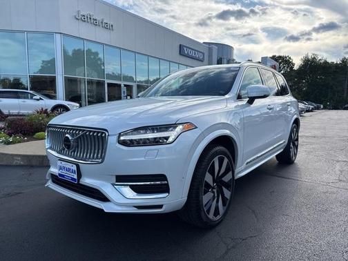 2024 Volvo XC90 Recharge Plug-In Hybrid T8 Plus Bright Theme 7 Passenger