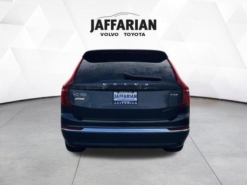 2025 Volvo XC90 Plug-In Hybrid T8 Plus 7-Seater