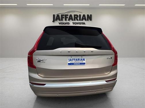 2024 Volvo XC90 B6 Plus Bright Theme 7-Seater