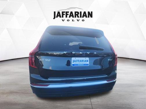 2025 Volvo XC90 B6 Ultra