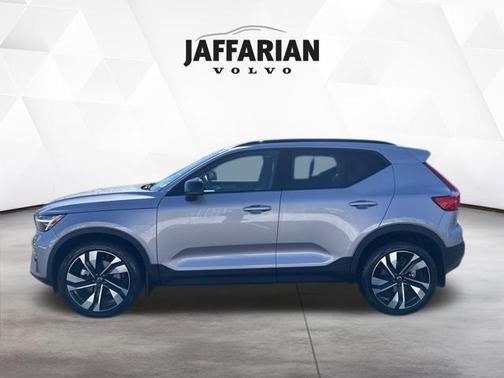 2026 Volvo XC40 B5 Ultra