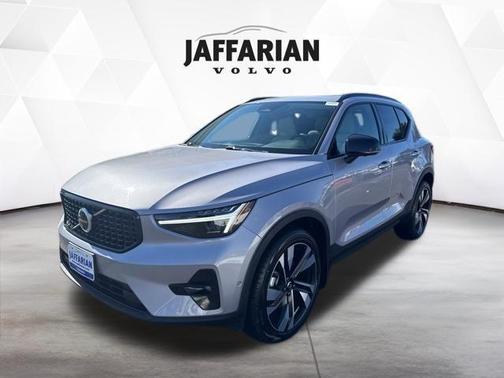 2026 Volvo XC40 B5 Ultra
