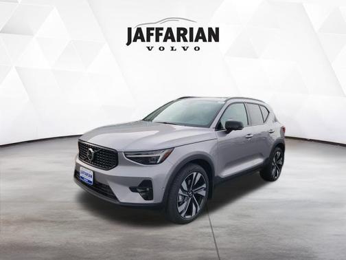 2026 Volvo XC40 B5 Ultra