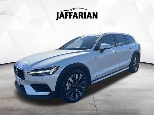 2025 Volvo V60 Cross Country Ultra