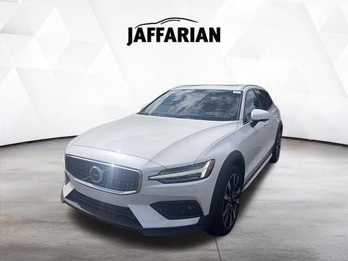 2025 Volvo V60 Cross Country Ultra