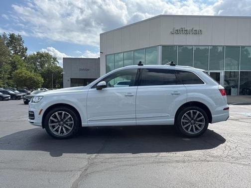 2019 Audi Q7 55 Premium Plus