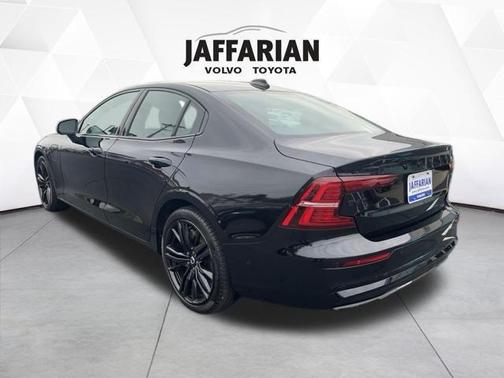 2024 Volvo S60 Recharge Plug-In Hybrid T8 Plus Black Edition