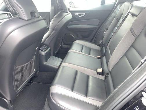 2024 Volvo S60 Recharge Plug-In Hybrid T8 Plus Black Edition