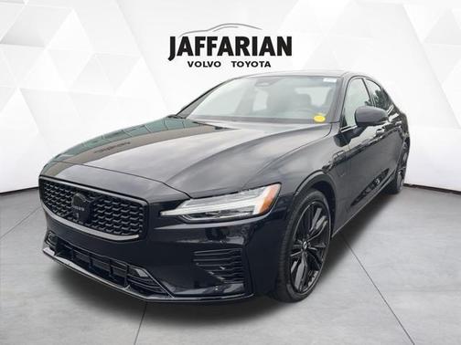 2024 Volvo S60 Recharge Plug-In Hybrid T8 Plus Black Edition