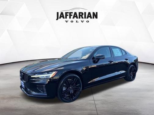 2024 Volvo S60 Recharge Plug-In Hybrid T8 Plus Black Edition