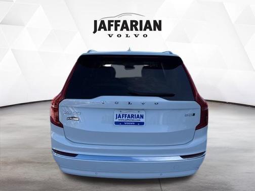 2024 Volvo XC90 B5 Core Bright Theme