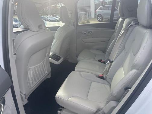 2024 Volvo XC90 B5 Core Bright Theme