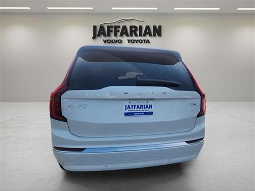 2025 Volvo XC90 Plug-In Hybrid T8 Ultra 7-Seater