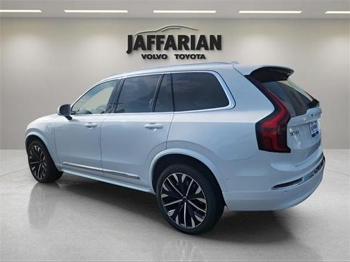 2025 Volvo XC90 Plug-In Hybrid T8 Ultra 7-Seater