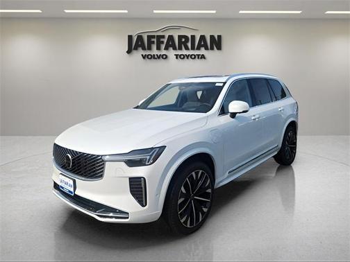2025 Volvo XC90 Plug-In Hybrid T8 Ultra 7-Seater
