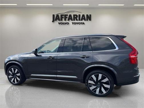 2024 Volvo XC90 Recharge Plug-In Hybrid T8 Ultimate Bright Theme 7-Seater