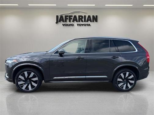 2024 Volvo XC90 Recharge Plug-In Hybrid T8 Ultimate Bright Theme 7-Seater