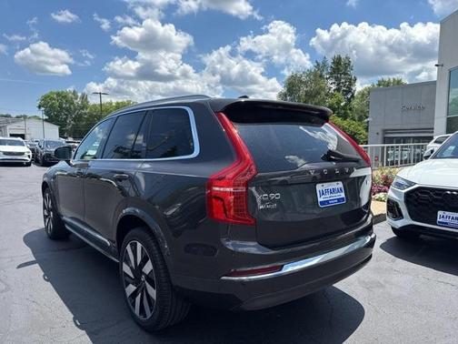 2024 Volvo XC90 Recharge Plug-In Hybrid T8 Ultimate Bright Theme 7-Seater