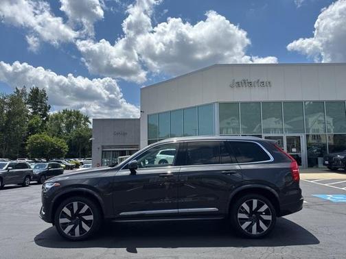 2024 Volvo XC90 Recharge Plug-In Hybrid T8 Ultimate Bright Theme 7-Seater