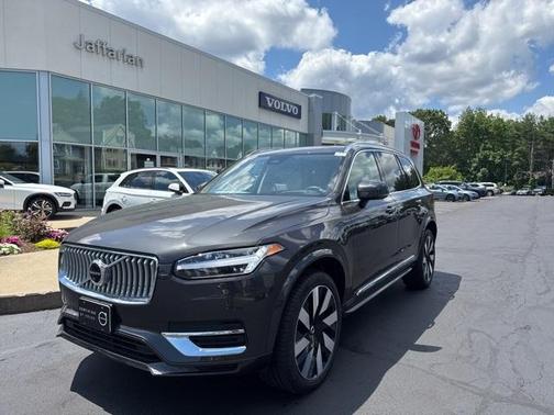 2024 Volvo XC90 Recharge Plug-In Hybrid T8 Ultimate Bright Theme 7-Seater