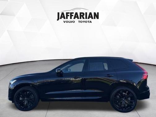 2024 Volvo XC60 Recharge Plug-In Hybrid T8 Ultimate Black Edition