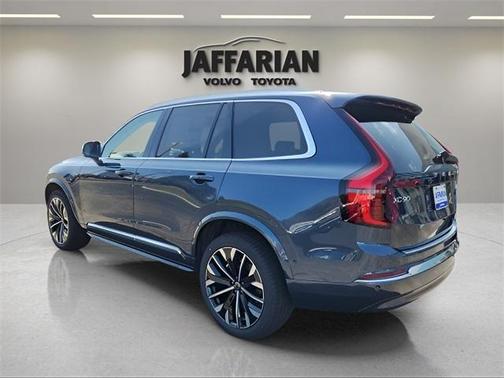 2025 Volvo XC90 B6 Plus 7-Seater