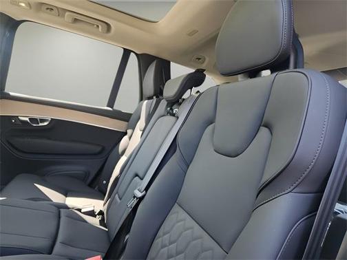 2025 Volvo XC90 B6 Plus 7-Seater