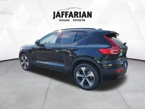 2026 Volvo XC40 B5 Plus