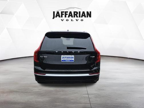 Onyx Black Metallic 2026 Volvo XC90 Plug-In Hybrid T8 Plus
