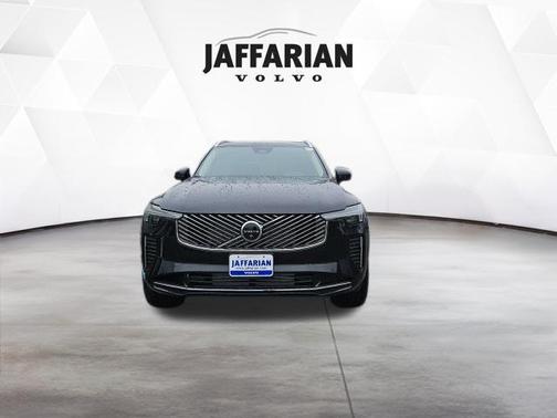 Onyx Black Metallic 2026 Volvo XC90 Plug-In Hybrid T8 Plus