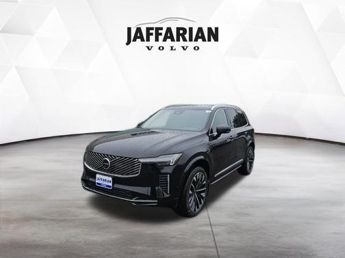 Onyx Black Metallic 2026 Volvo XC90 Plug-In Hybrid T8 Plus