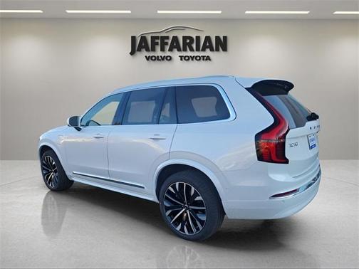 2025 Volvo XC90 Plug-In Hybrid T8 Plus 7-Seater