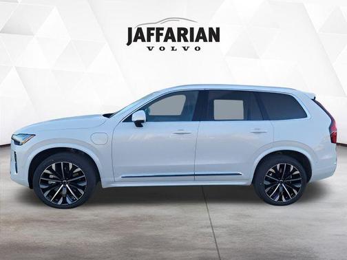 2025 Volvo XC90 Plug-In Hybrid T8 Plus 7-Seater