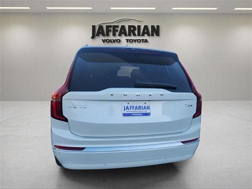 2025 Volvo XC90 Plug-In Hybrid T8 Plus 7-Seater