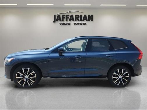2025 Volvo XC60 B5 Plus