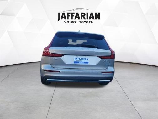 2026 Volvo V60 Cross Country B5 Plus