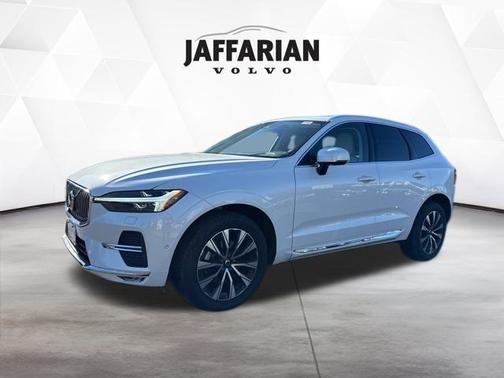 2023 Volvo XC60 B5 Plus Bright Theme