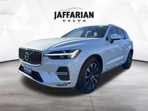 2023 Volvo XC60 B5 Plus Bright Theme