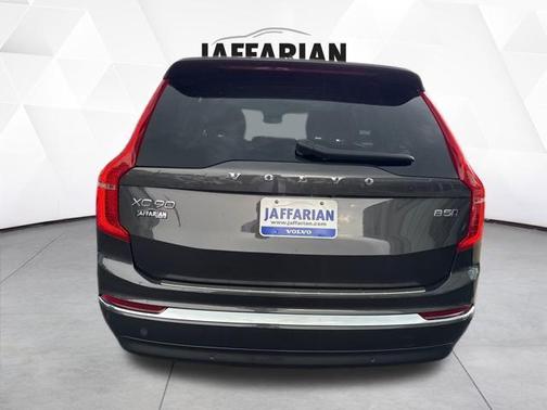 2024 Volvo XC90 B5 Core Bright Theme