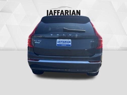 2024 Volvo XC90 B5 Core Bright Theme