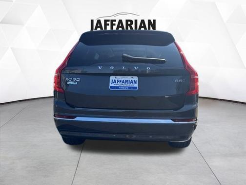 2024 Volvo XC90 B5 Core Bright Theme