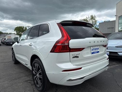 2022 Volvo XC60 B5 Inscription