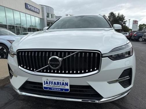 2022 Volvo XC60 B5 Inscription